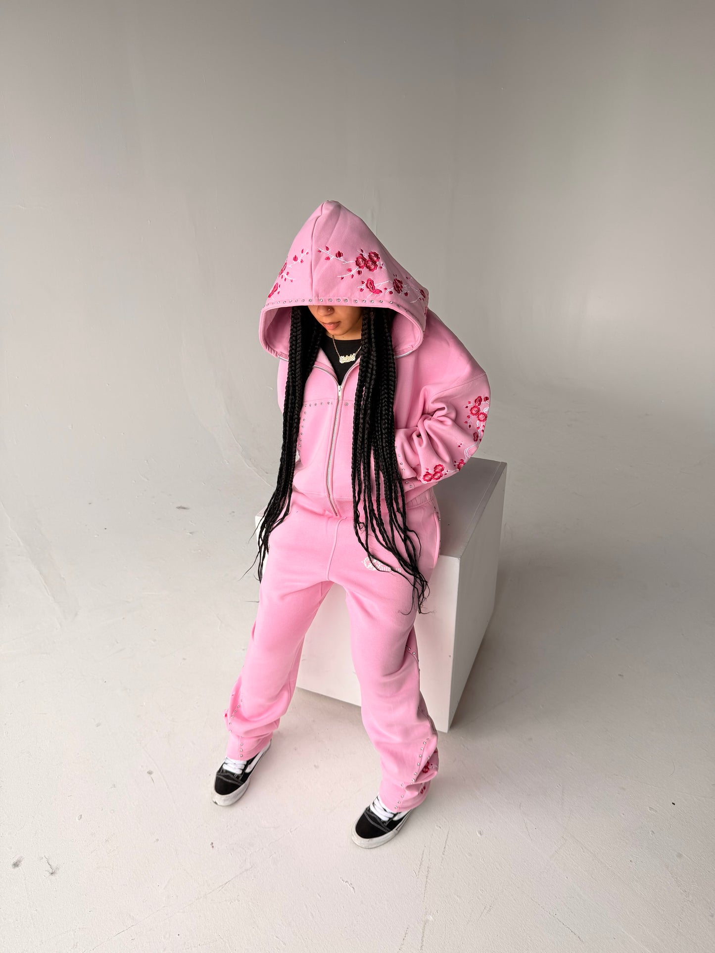 Concrete blossom sweat suit ( pink )