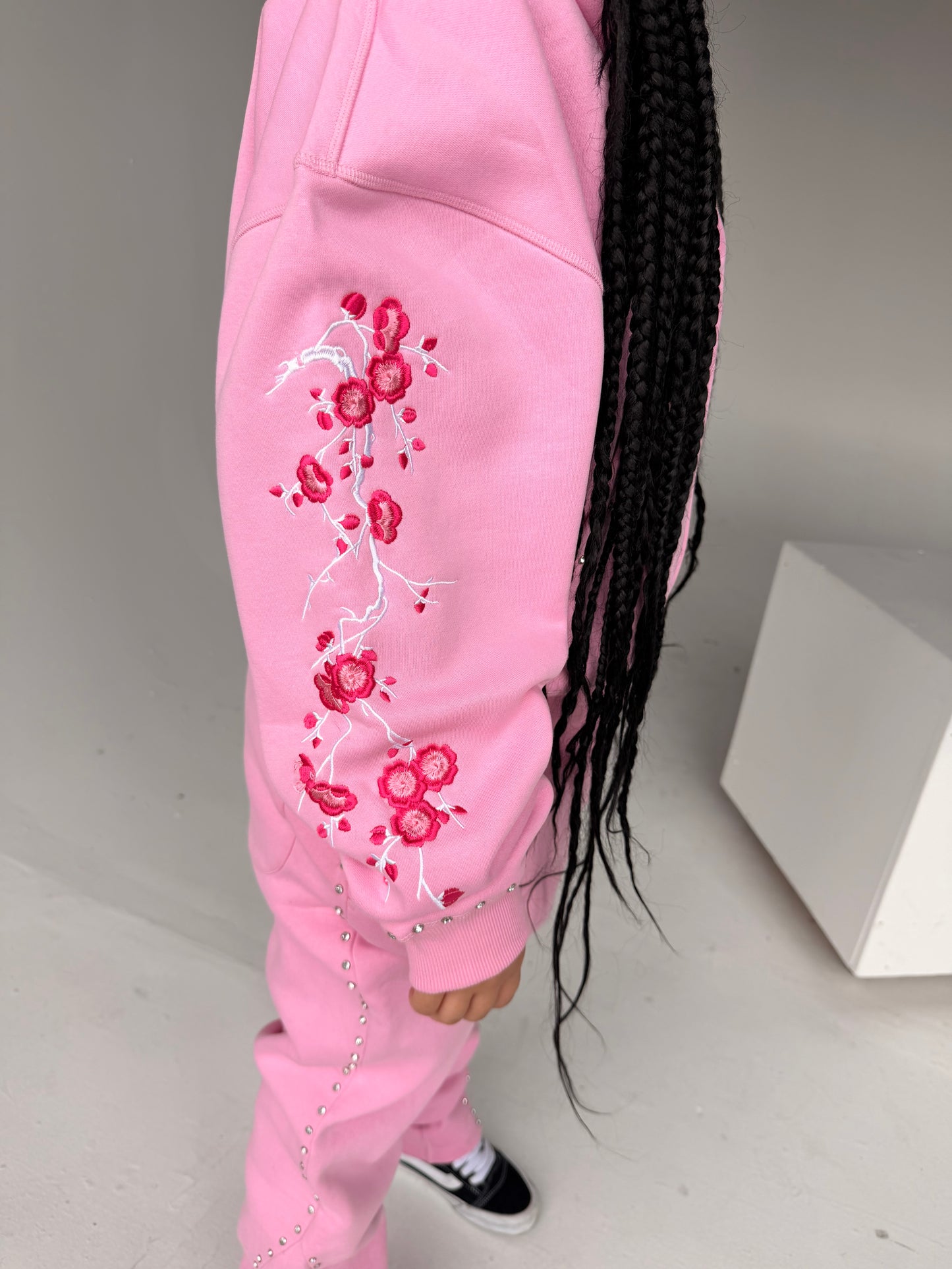 Concrete blossom sweat suit ( pink )