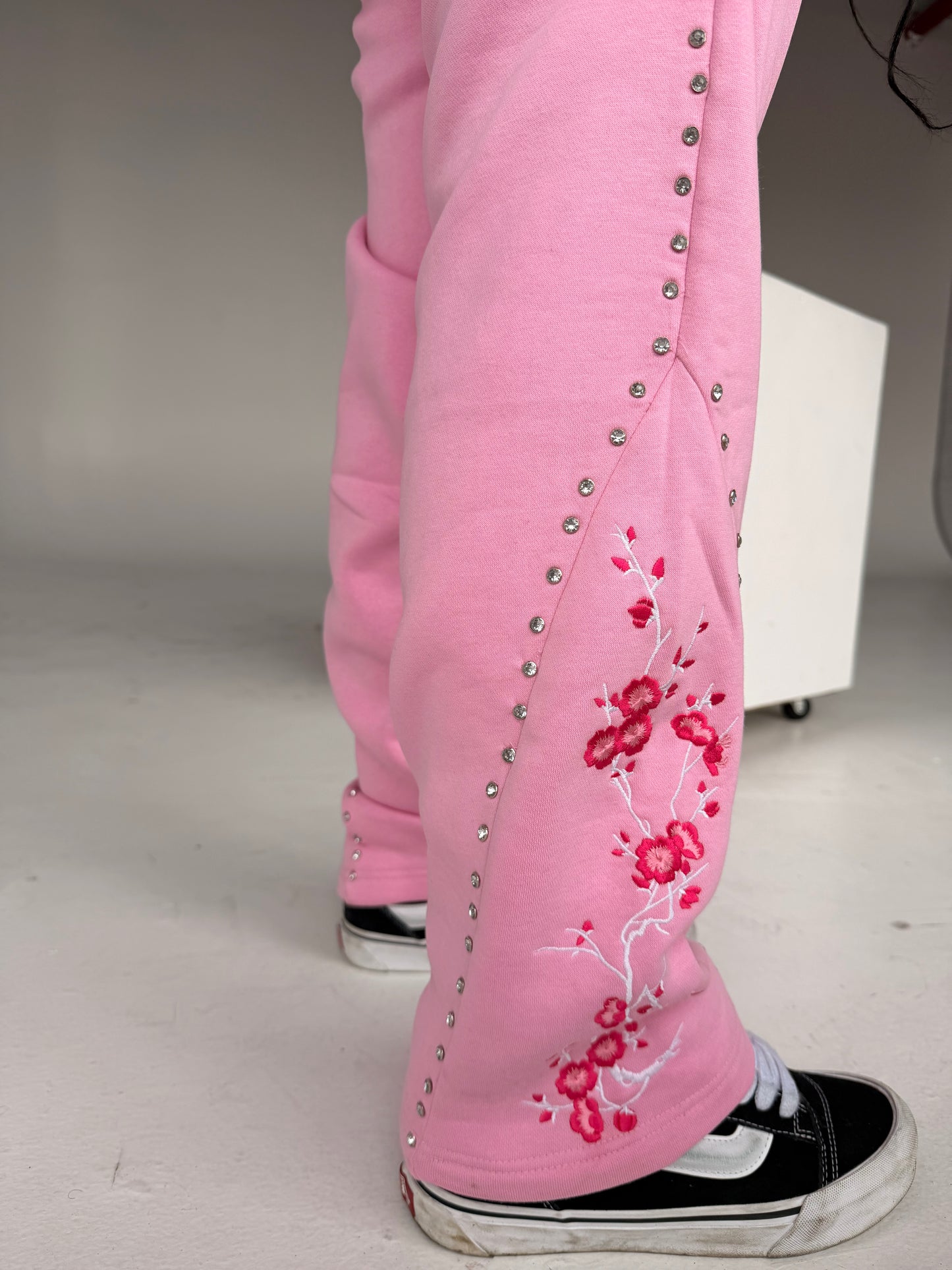 Concrete blossom sweat suit ( pink )