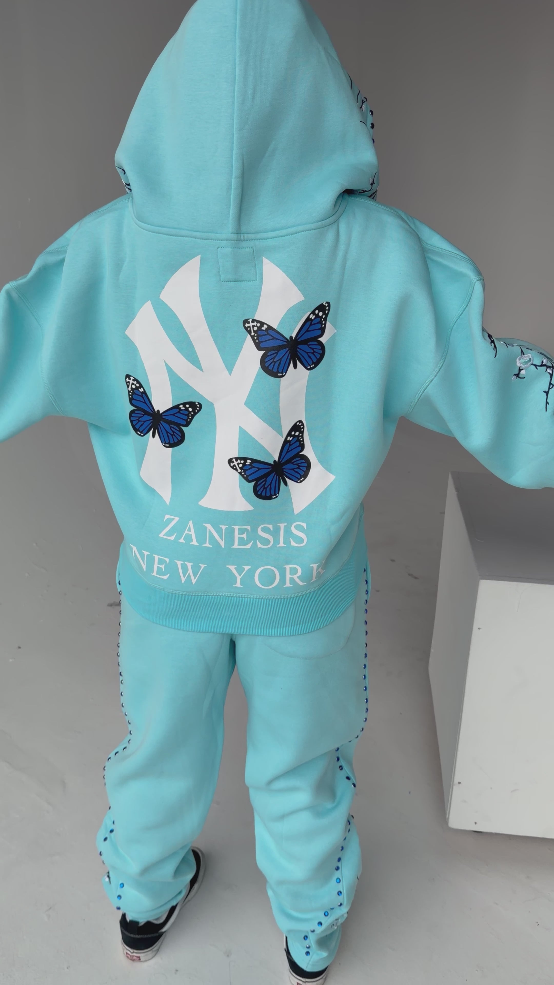 Concrete blossom sweat suit ( Blue ) – ZANESIS clothing